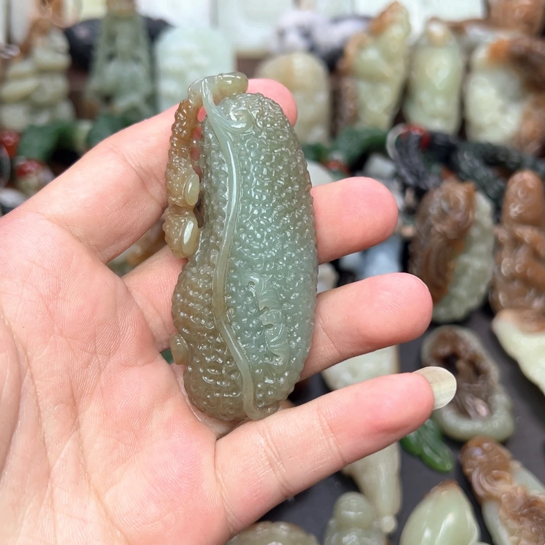 和田玉未镶嵌把件