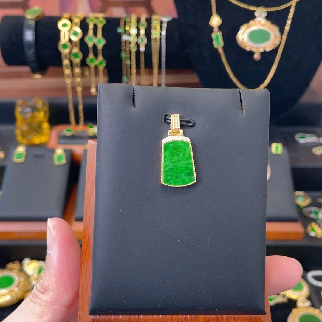 翡翠银S925镀金镶嵌吊坠(赠链)