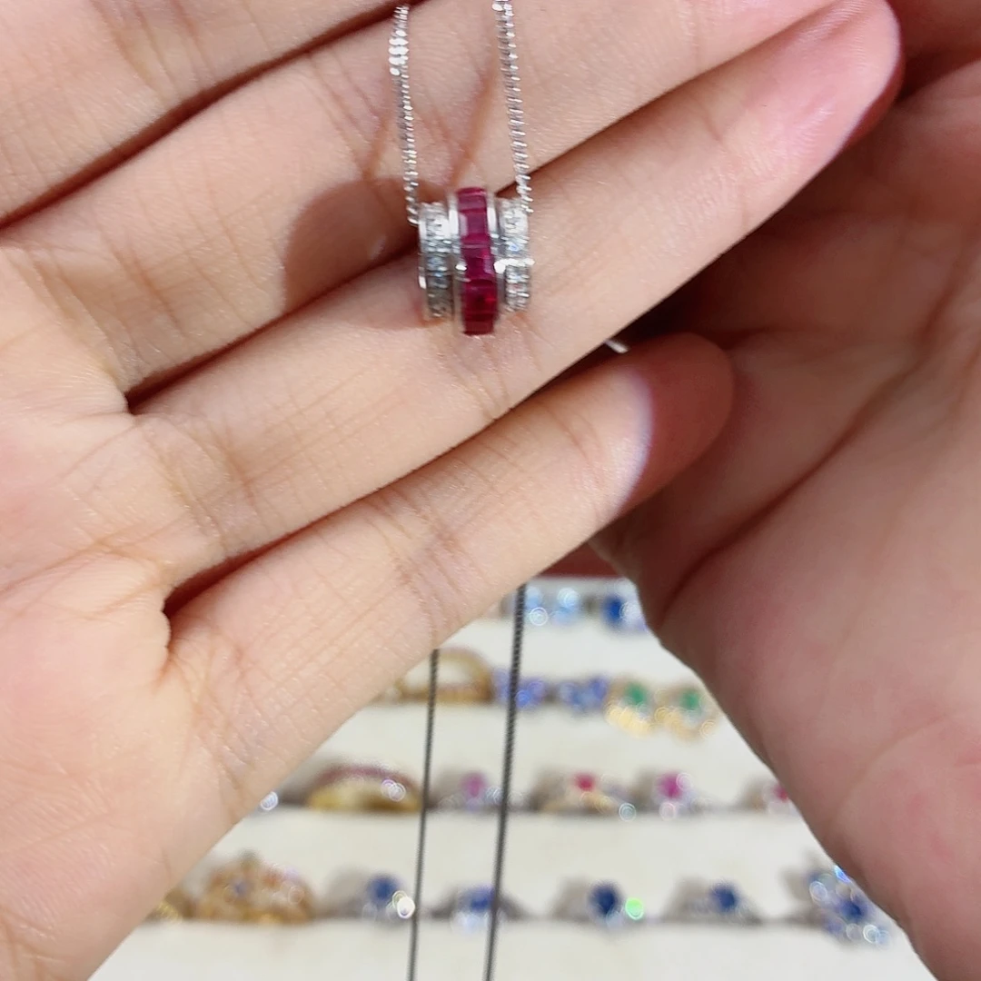 银S925镶嵌红宝石吊坠(赠链)