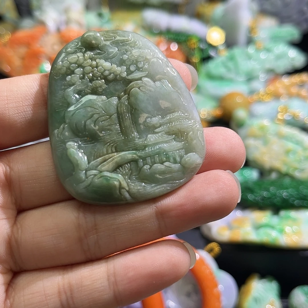 翡翠未镶嵌颈饰待编织