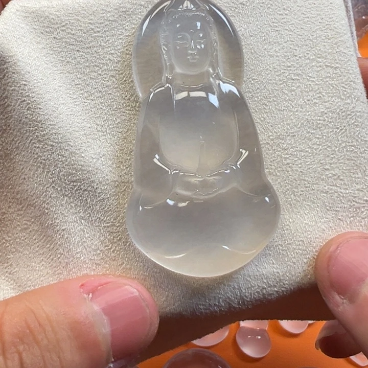 石英质玉未镶嵌颈饰