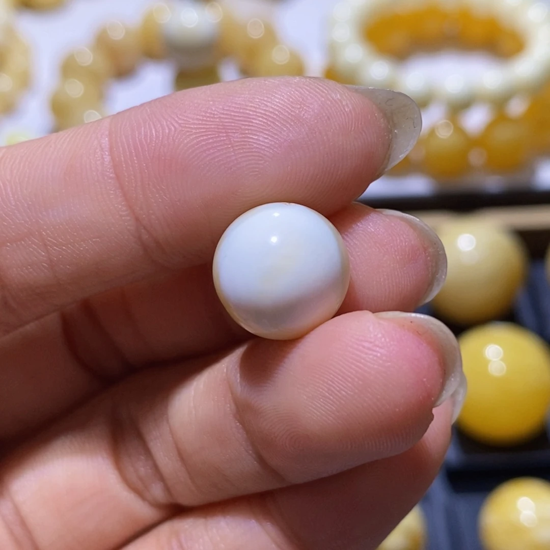 未镶嵌蜜蜡珠宝奇石