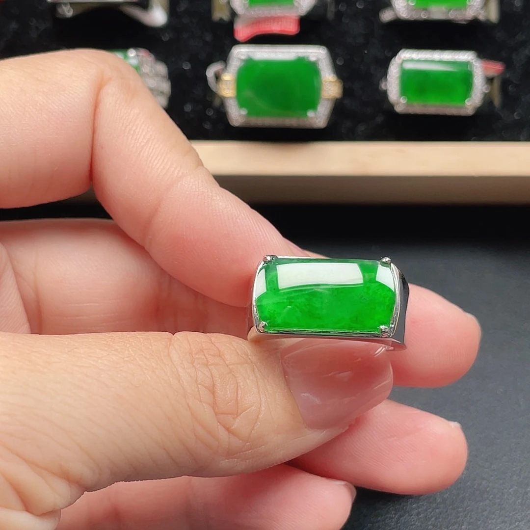 小***天翡翠银S925镶嵌戒指编号没运费险