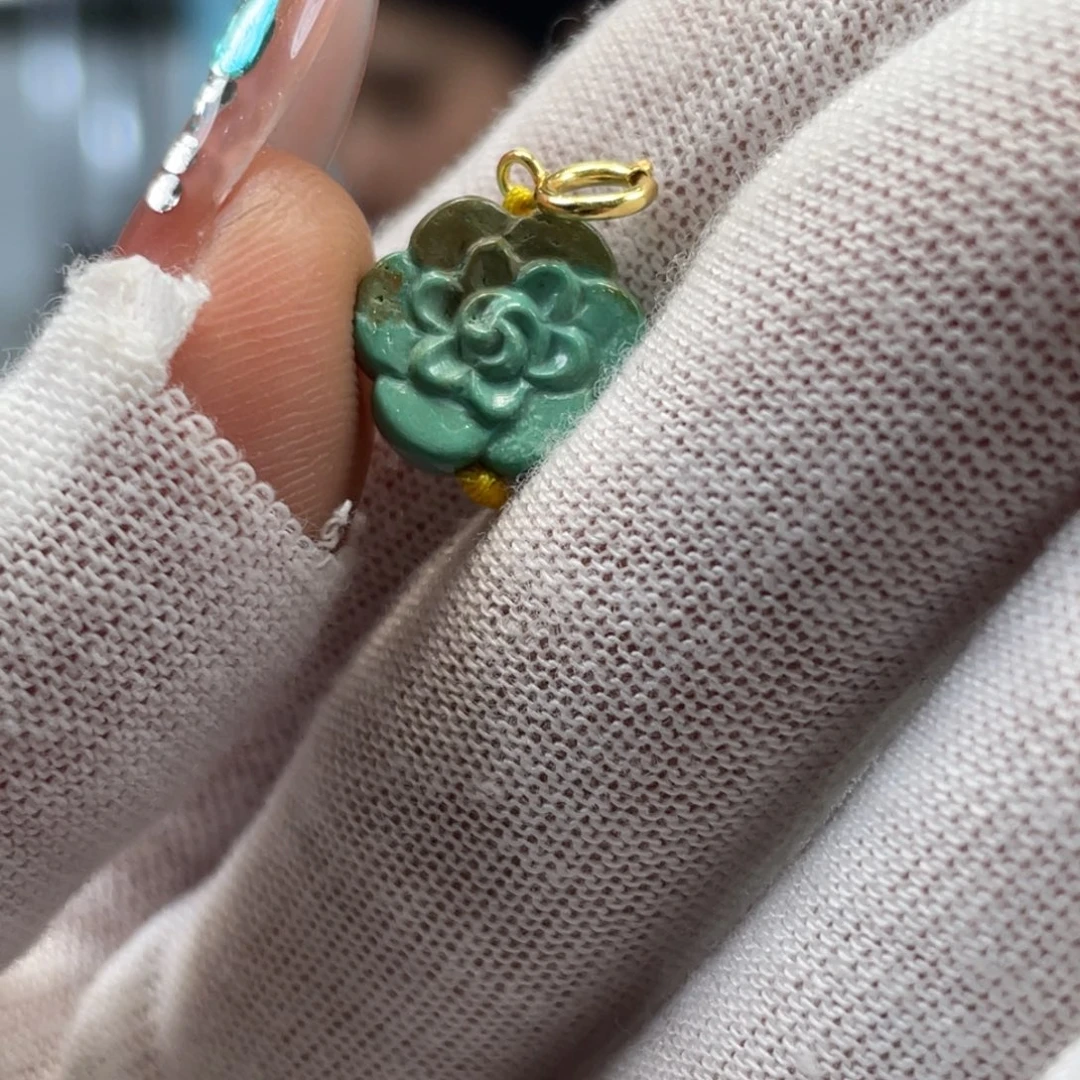 绿松石未镶嵌挂件