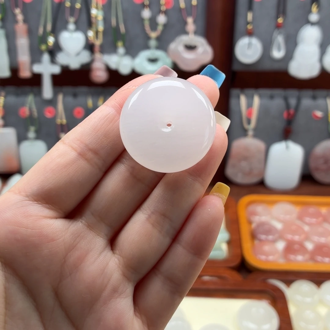 石英质玉未镶嵌颈饰