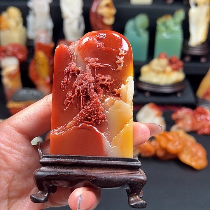 寿山石三彩老性芙蓉石