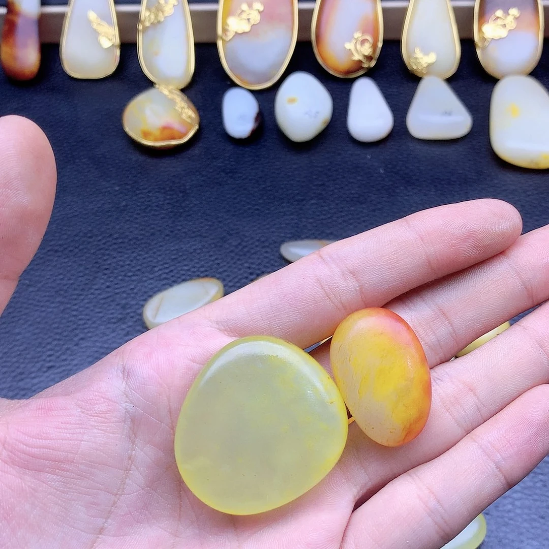 和田玉未镶嵌挂件?