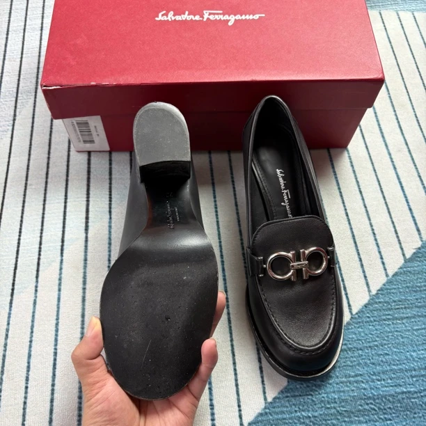 95新 FERRAGAMO/菲拉格慕 菲拉格慕黑色高跟乐福鞋三七