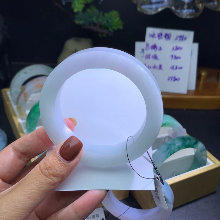 有***～未镶嵌翡翠手镯定制翡翠