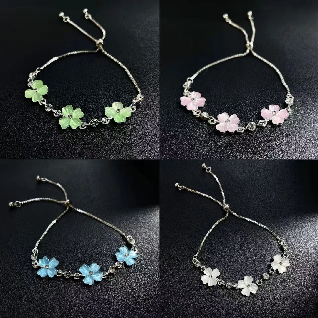 钛钢手链 新款抽拉幸运四叶草手链女款学生首饰时尚百搭手饰礼物