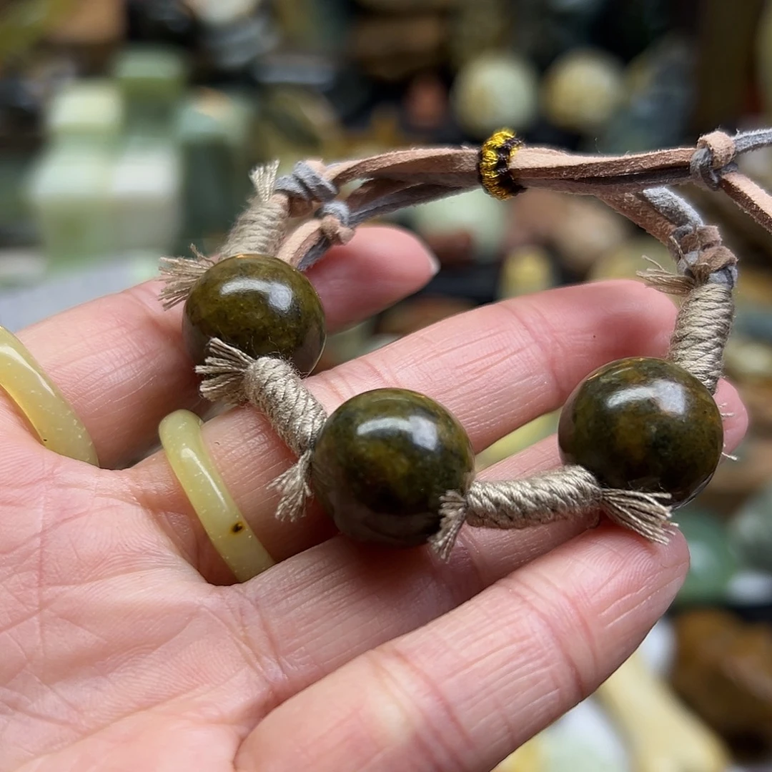 岫岩河磨玉（透闪石质玉）未镶嵌颈饰河磨玉财富手链