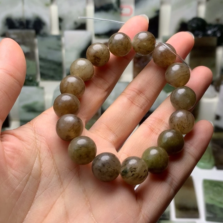 独山玉未镶嵌颈饰