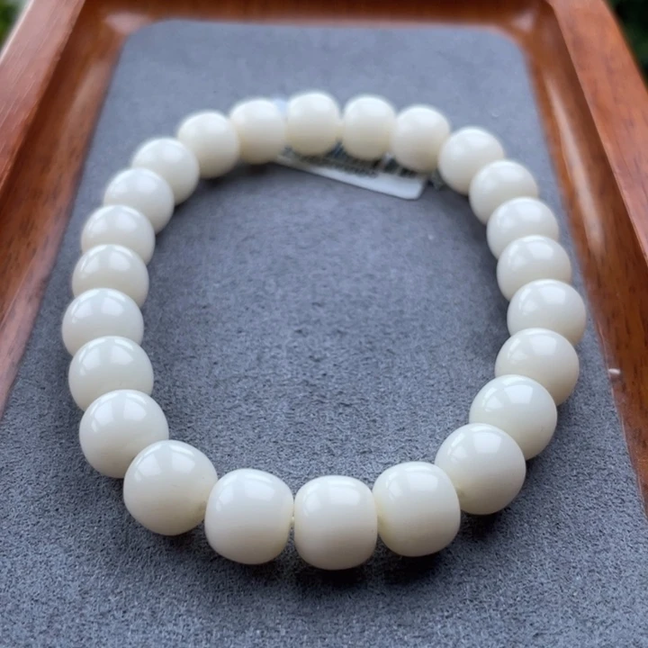 石英质玉未镶嵌配饰