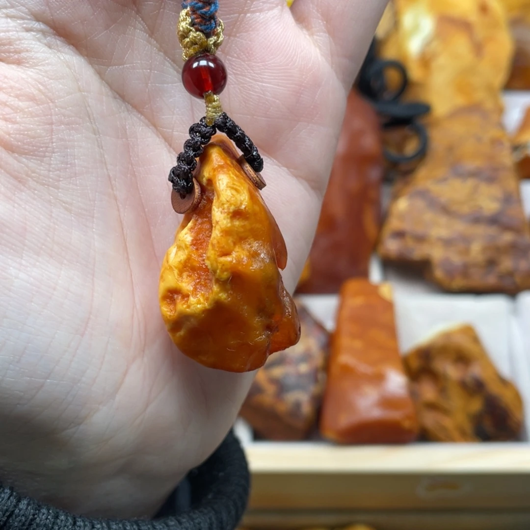 琥珀珠宝奇石未镶嵌