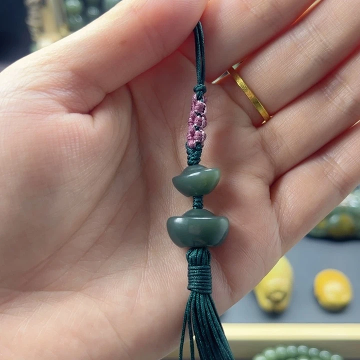 岫岩老玉（透闪石质玉）未镶嵌颈饰