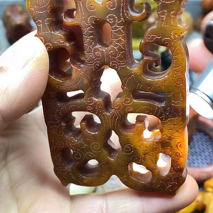 未镶嵌蛇纹石玉颈饰