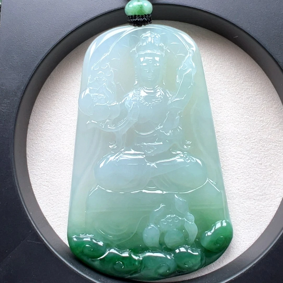 翡翠未镶嵌颈饰虚空