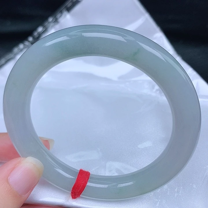 未镶嵌手镯（圆镯）翡翠天然
