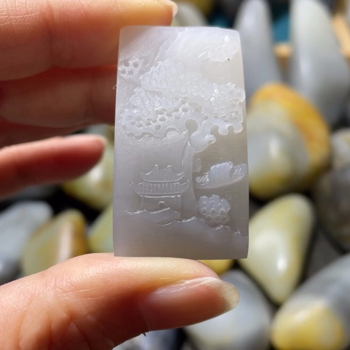 和田玉未镶嵌颈饰