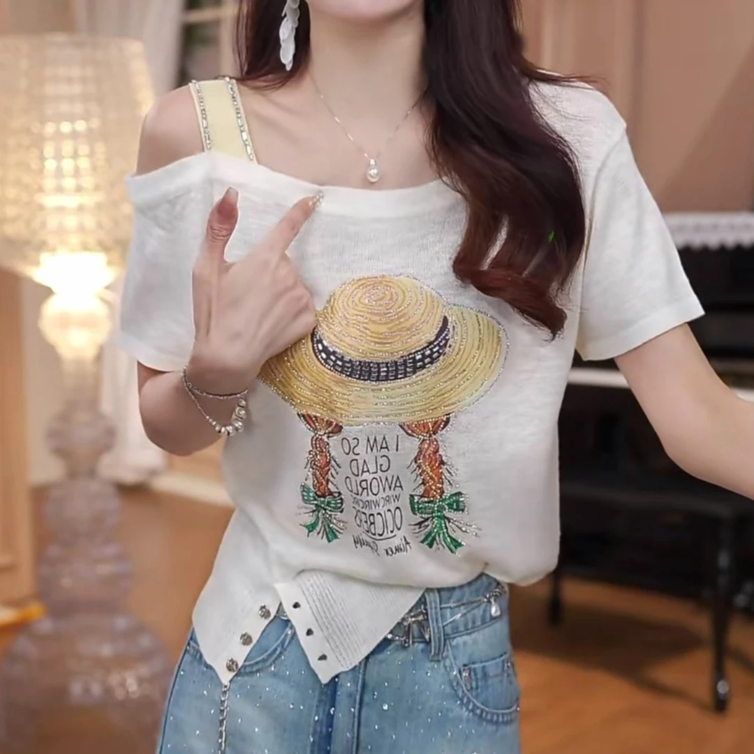法式气质斜领露肩短袖T恤潮2025夏季新款卡通草帽女孩设计感上衣