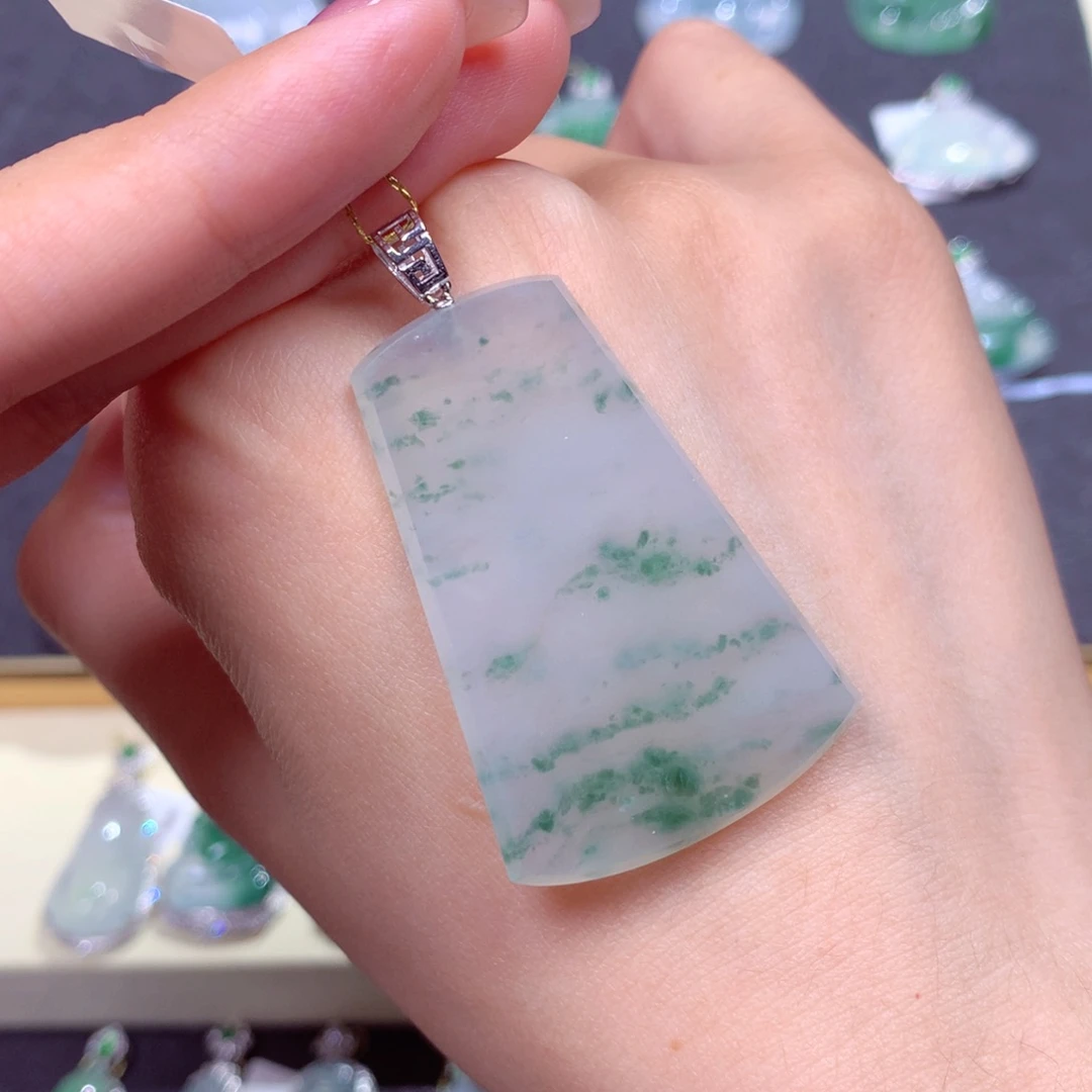 翡翠18K金镶嵌颈饰_*2无事牌