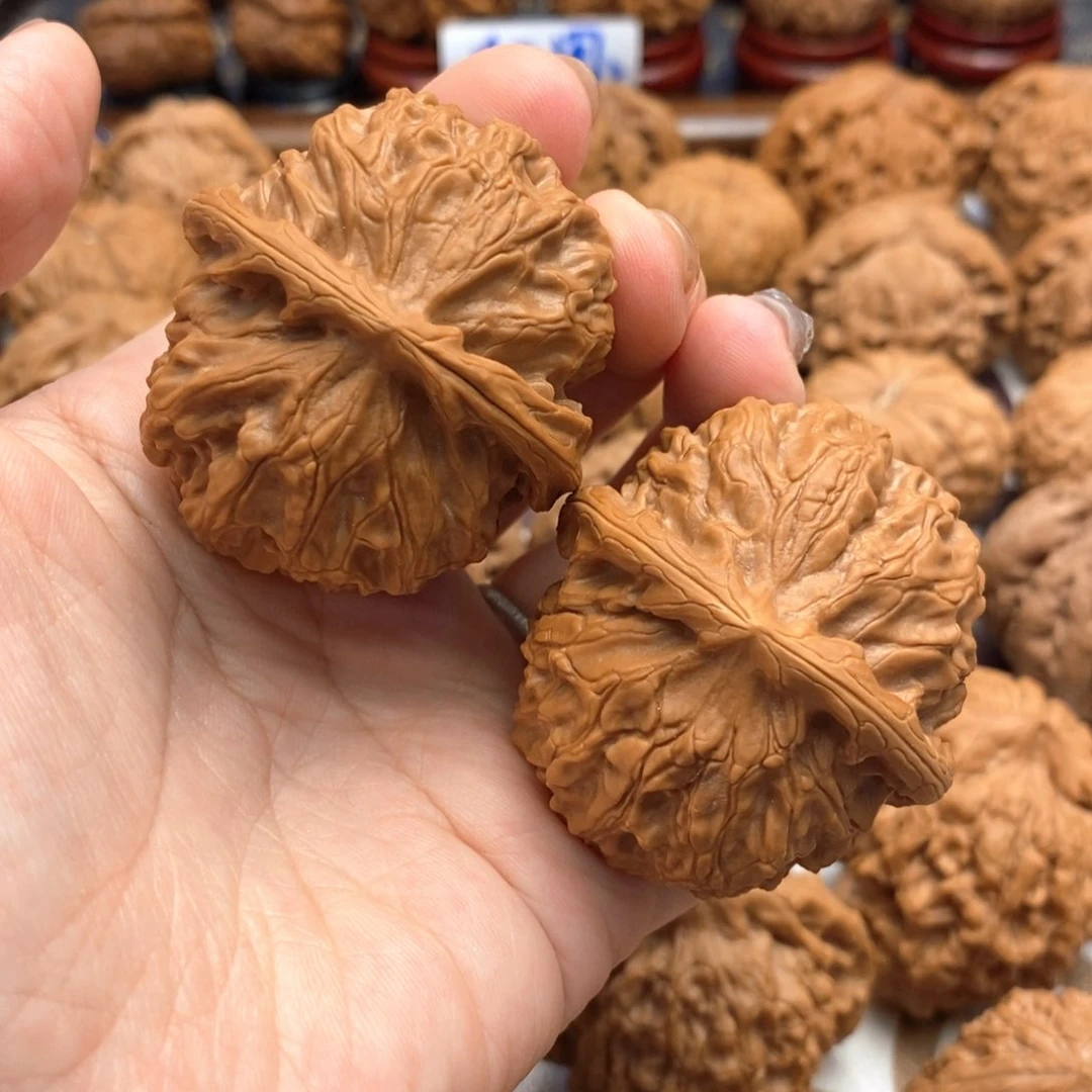 【闪购商品】文玩核桃把件边45肚49金麒麟