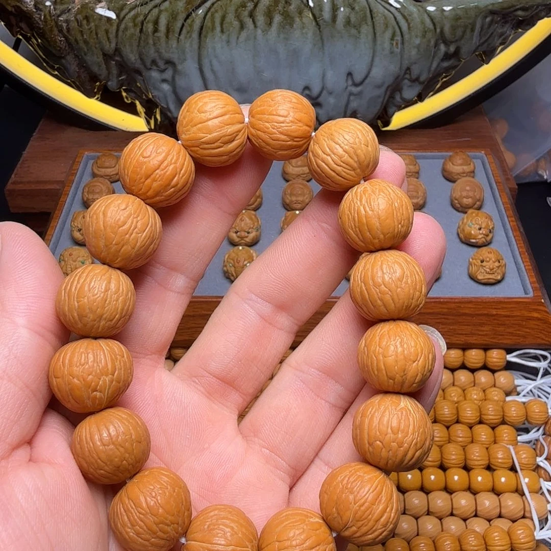 猴头核桃手串凤羽