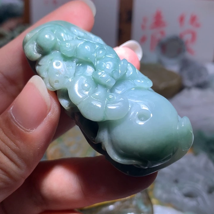 翡翠未镶嵌颈饰保真天然A货翡翠