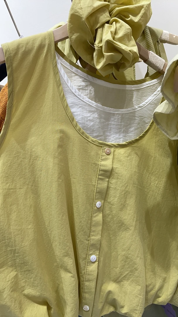 夏季蛋黄可爱蓬蓬无袖衣服