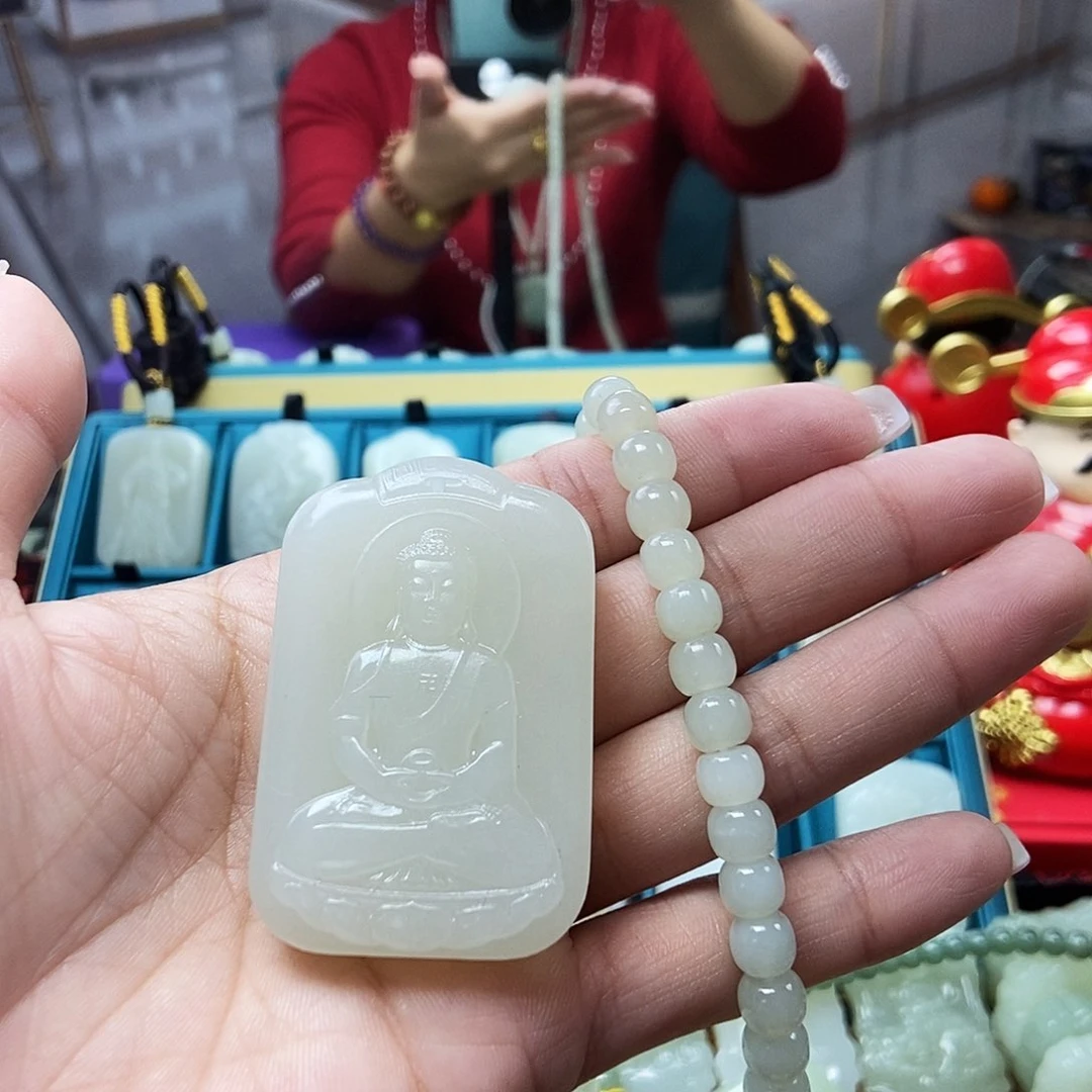 和田玉颈饰未镶嵌小***饿