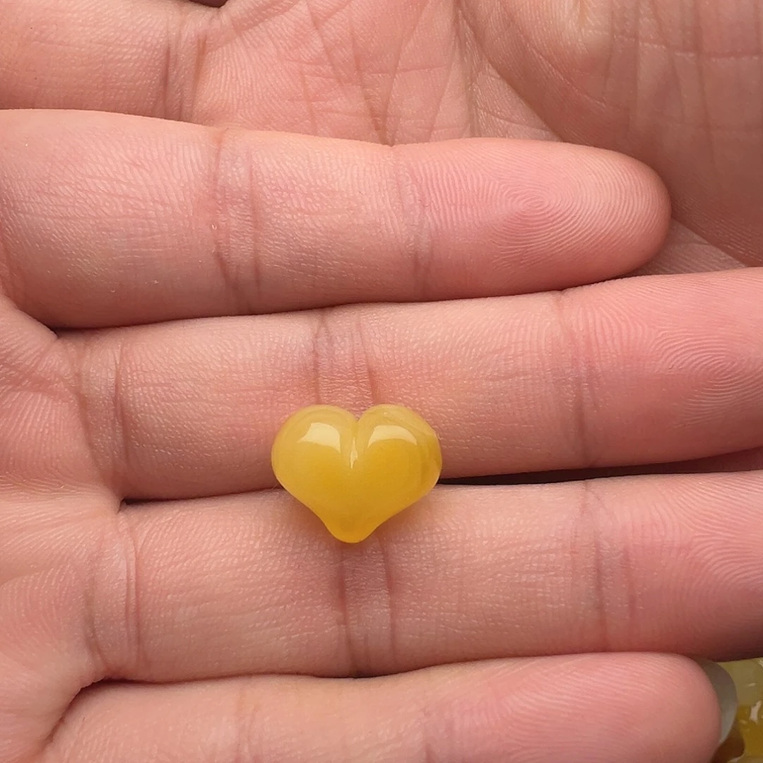 蜜蜡未镶嵌颈饰屁桃提溜（打孔不退换）