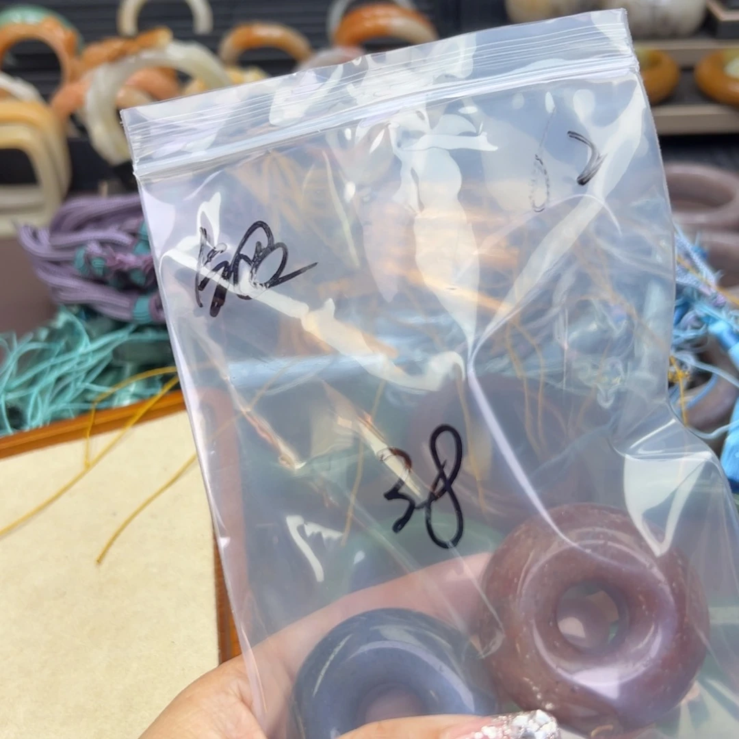 石英质玉手镯未镶嵌银**y