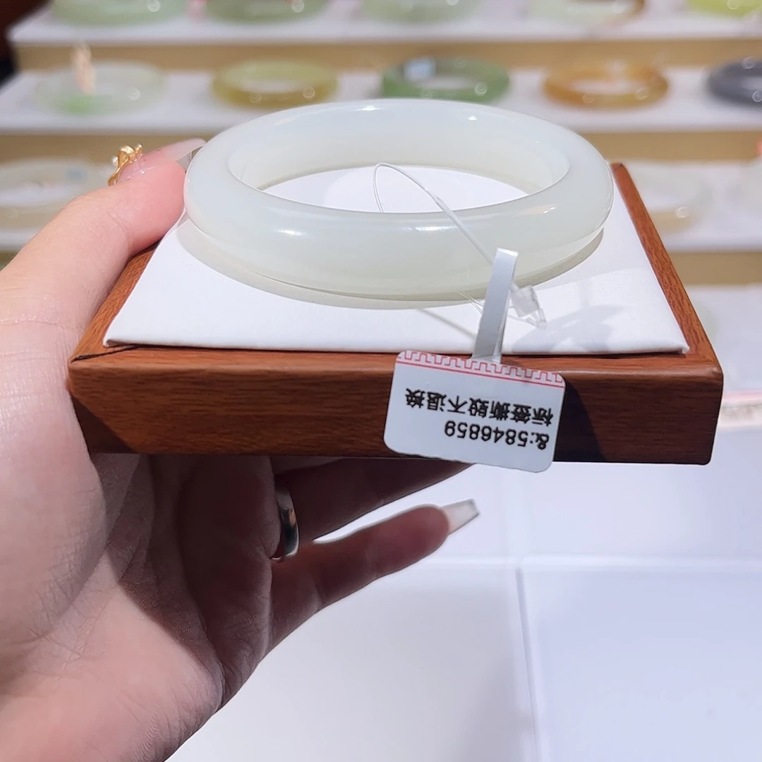 和田玉未镶嵌手镯白冰