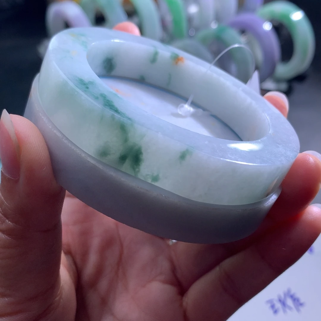 定制翡翠未镶嵌翡翠手镯