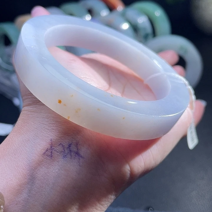 定制翡翠未镶嵌翡翠手镯