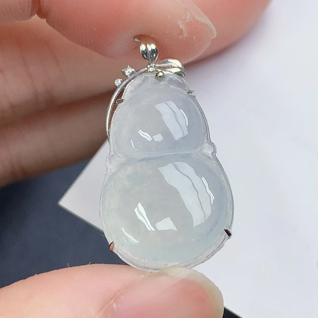 颈饰18K金镶嵌翡翠