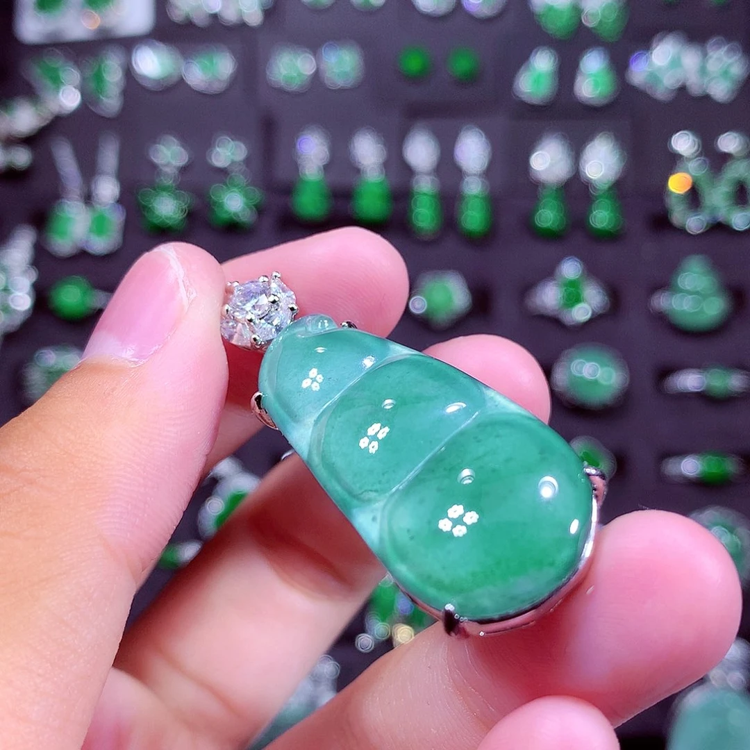 颈饰未镶嵌翡翠天然