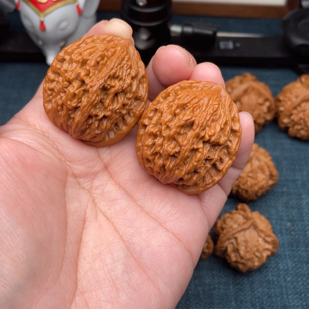 文玩核桃把件全品虎头37