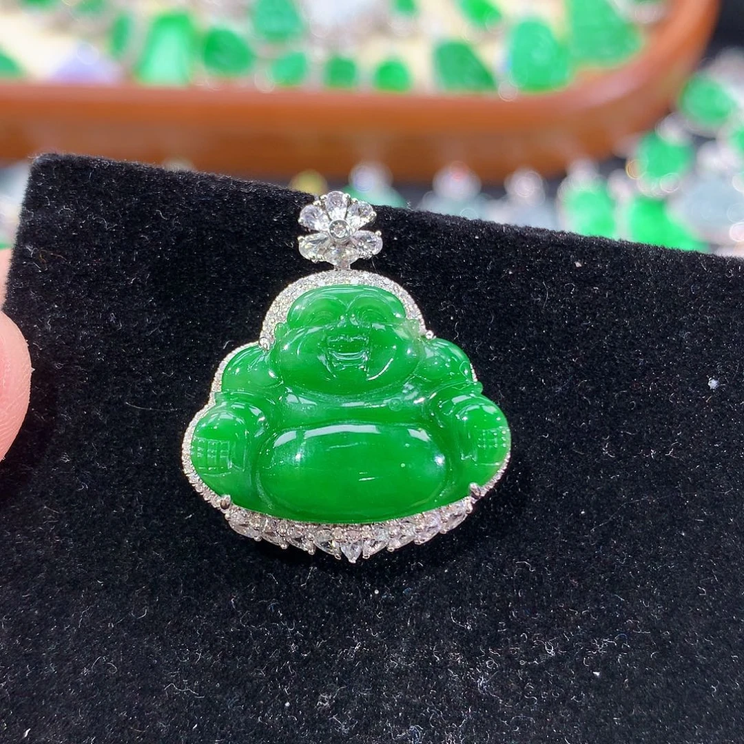 翡翠18K金镶嵌颈饰