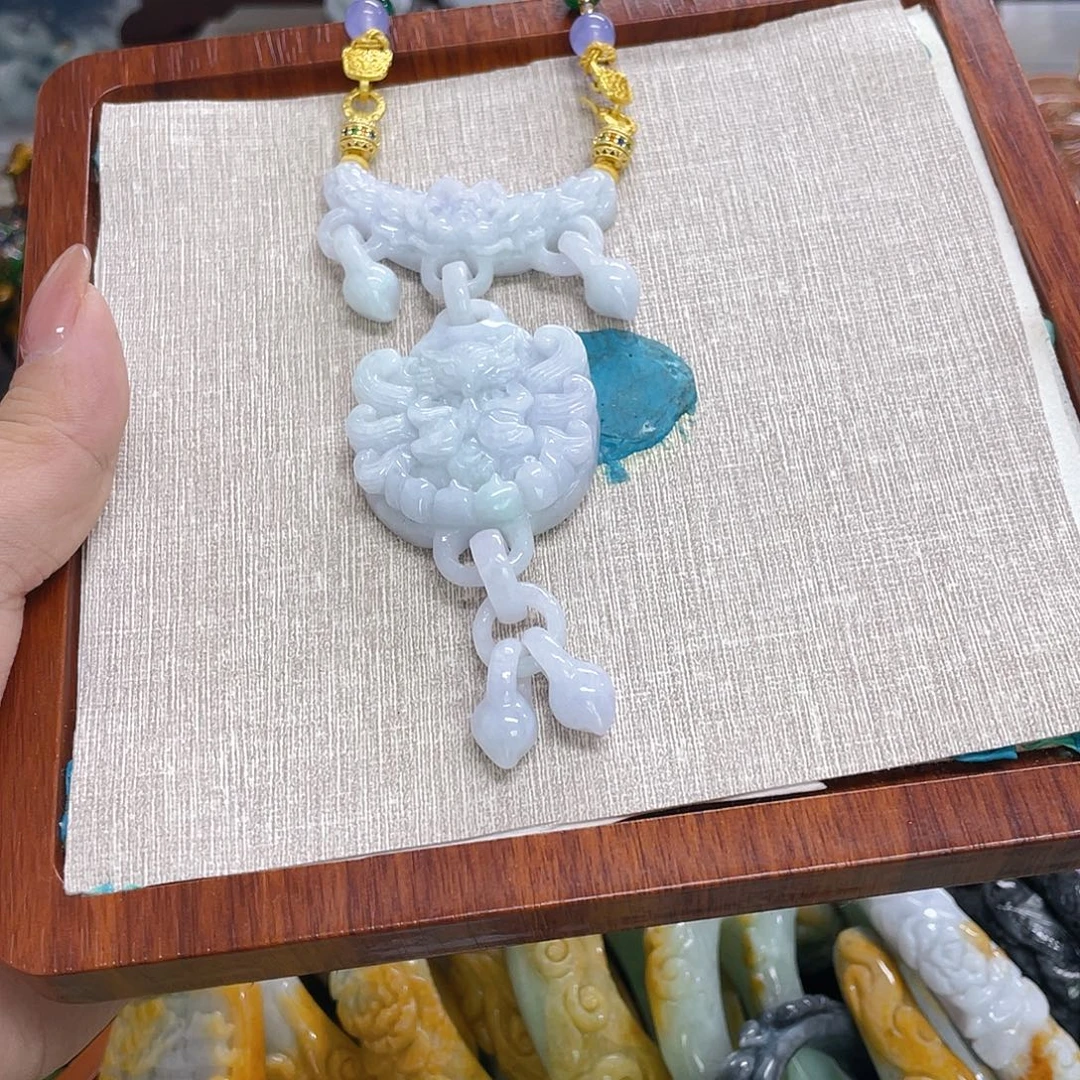 悦***3翡翠未镶嵌颈饰套链