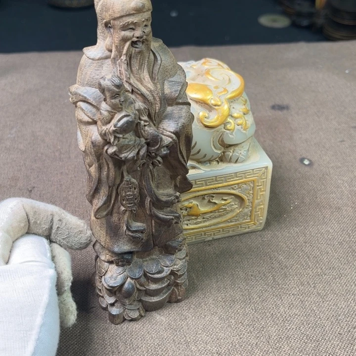 精品摆件工艺品等