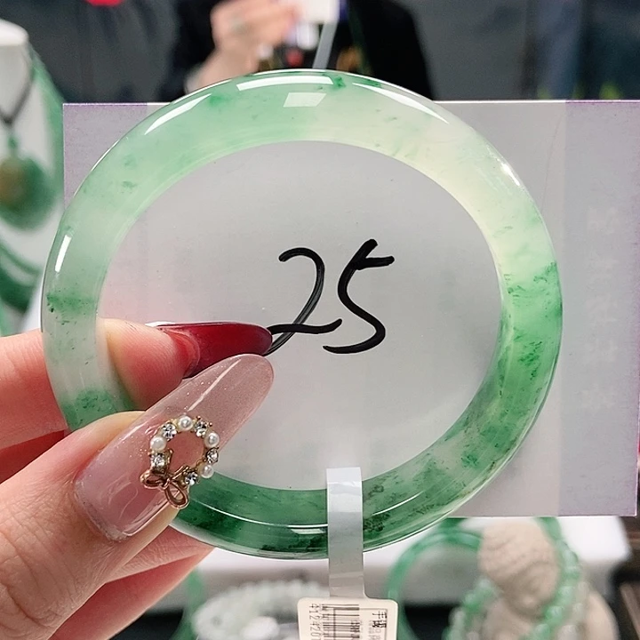 石英质玉手镯未镶嵌天然A货非洲翠手镯