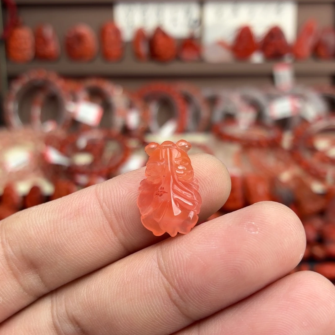 南红玛瑙未镶嵌颈饰草花金鱼