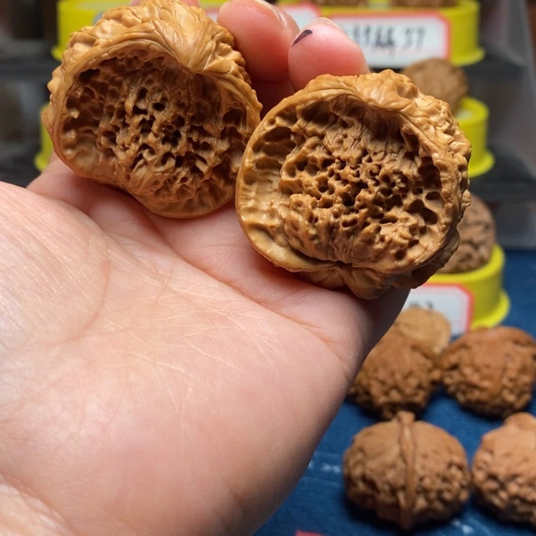 文玩核桃吊坠聚宝盆