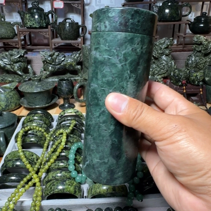 蛇纹石玉未镶嵌山料老板杯