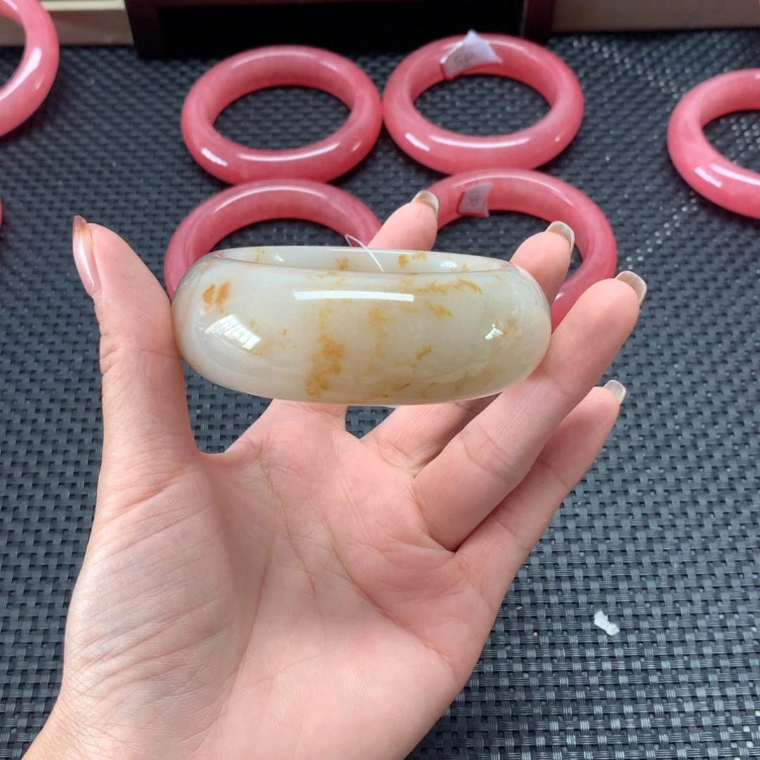 未镶嵌手镯石英岩玉