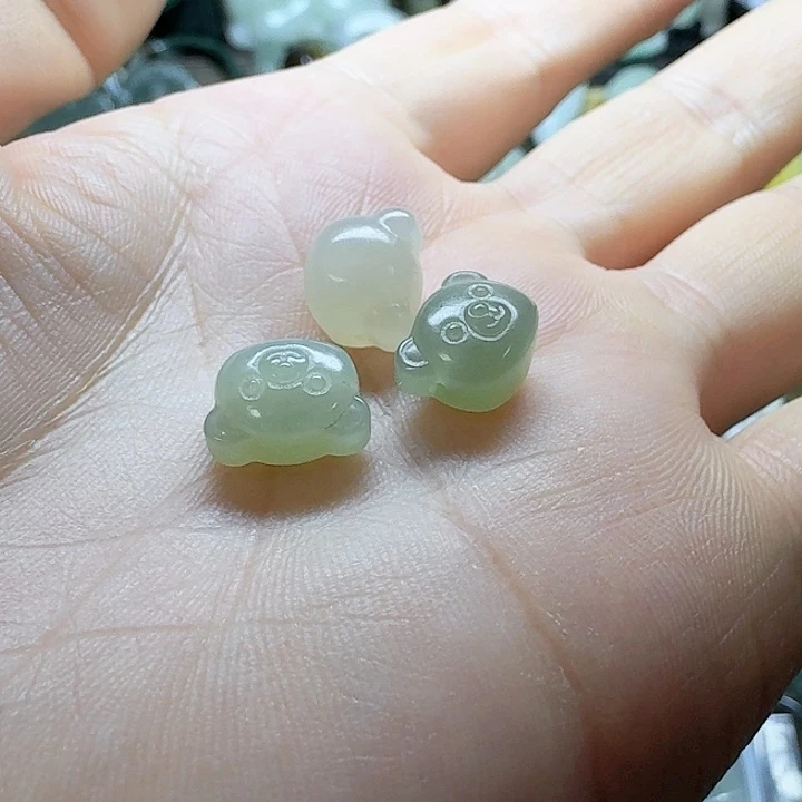 和田玉（墨玉）未镶嵌珠宝奇石