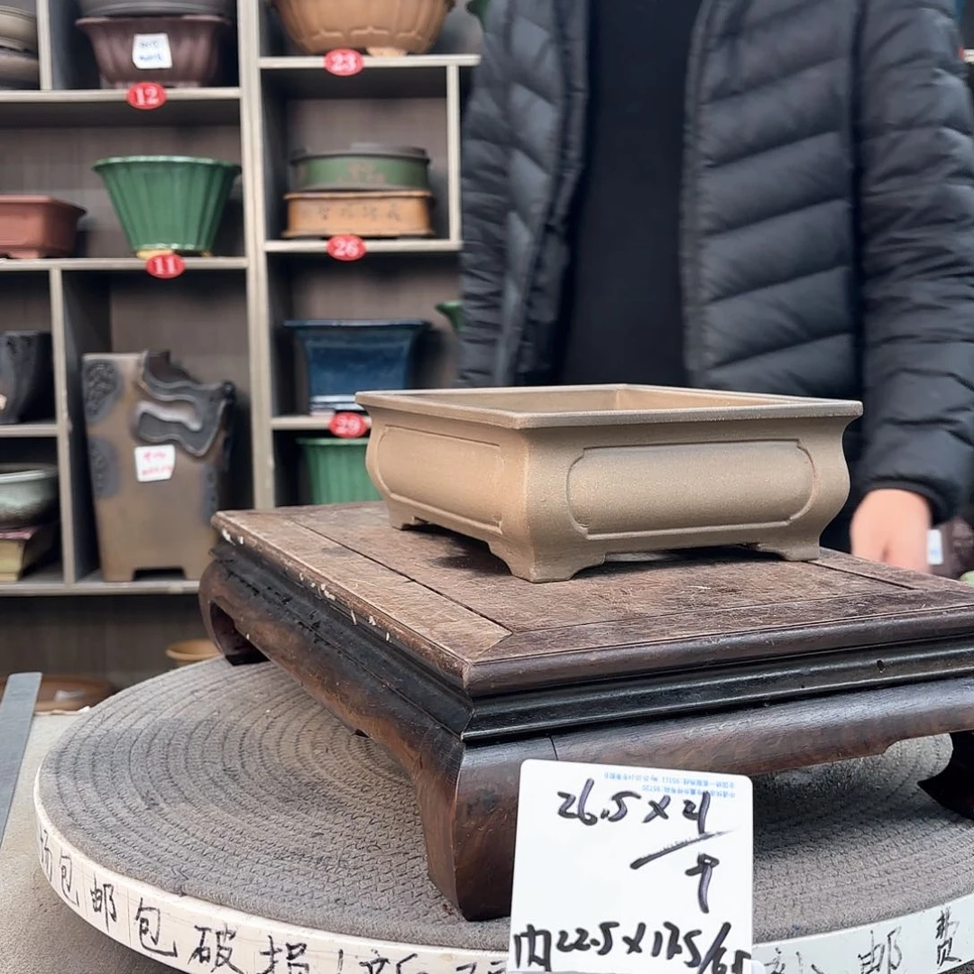 紫砂花盆咣*紫砂的颜色很