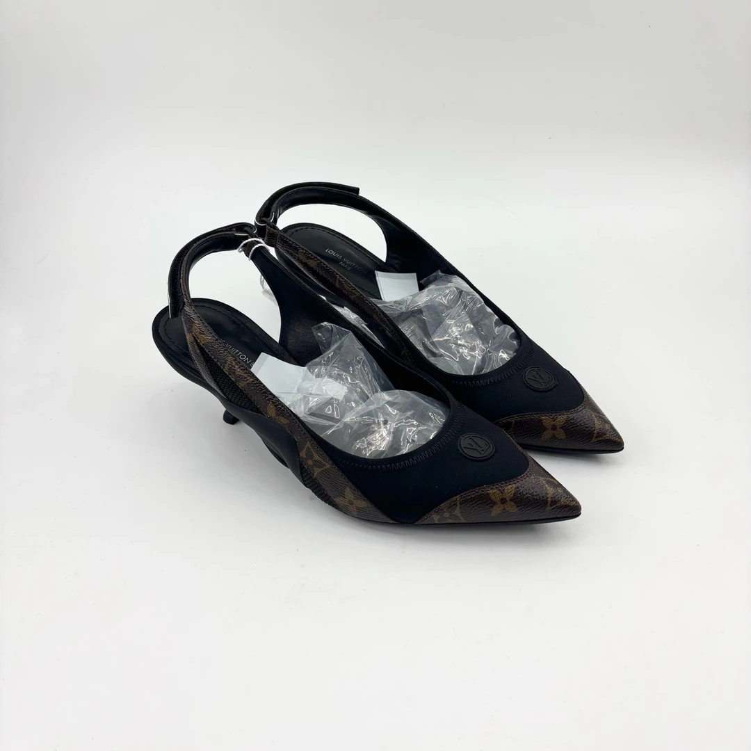 95新 LouisVuitton/路易威登 LV/38码/黑棕配色小猫跟高跟鞋/pp