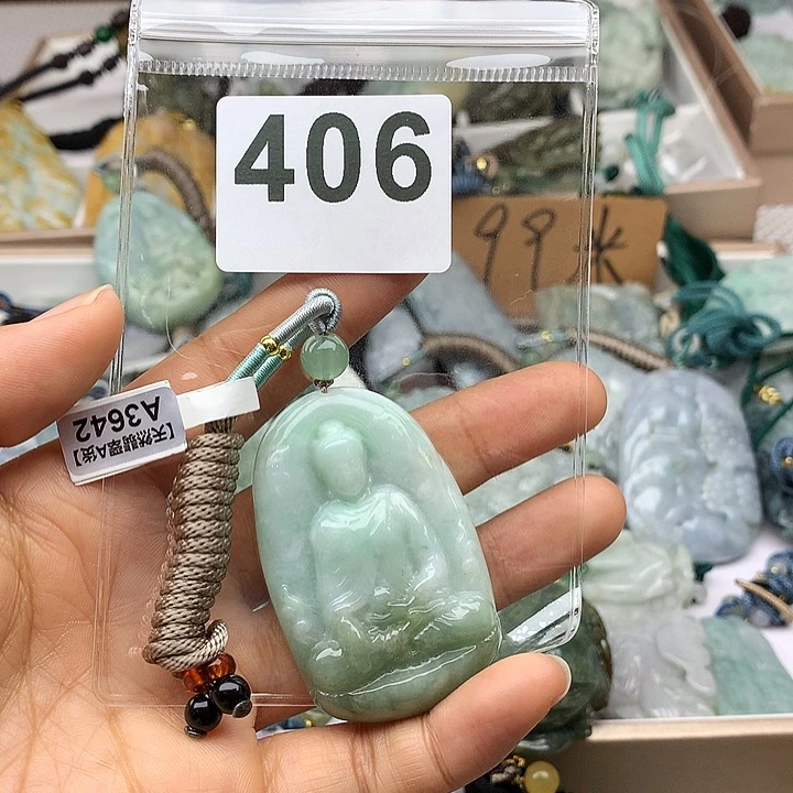 翡翠颈饰未镶嵌一**华翡翠
